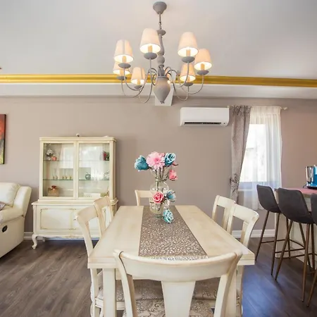 Mihaela By Briskva Villa