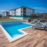 Mihaela By Briskva فيلة بوريتش