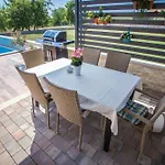 Mihaela By Briskva فيلة *