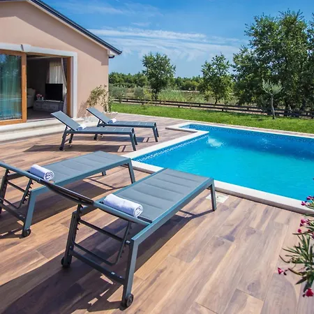 Vila Mihaela By Briskva