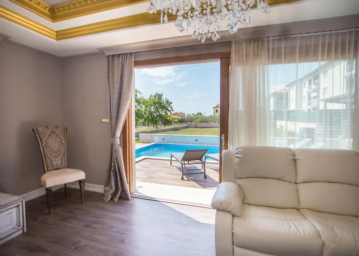 Mihaela By Briskva *