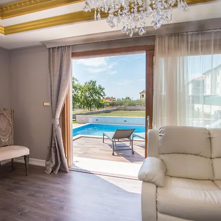 Mihaela By Briskva *